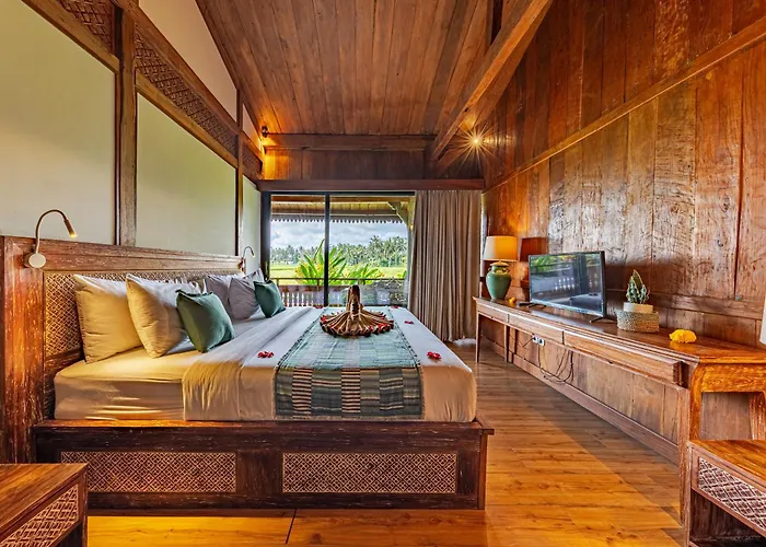 Villa An Unique 3 Bdr Overlooking Rice Paddies *