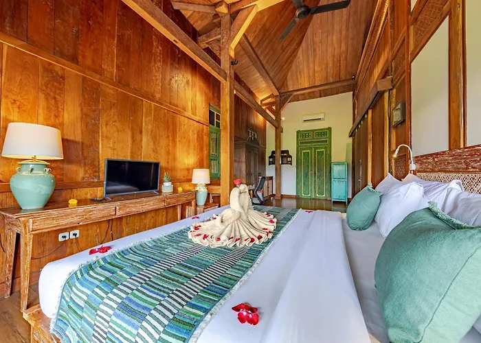 An Unique 3 Bdr Overlooking Rice Paddies Villa Ubud