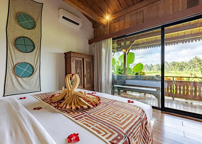 An Unique 3 Bdr Overlooking Rice Paddies * Ubud