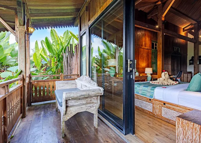 An Unique 3 Bdr Overlooking Rice Paddies * Ubud